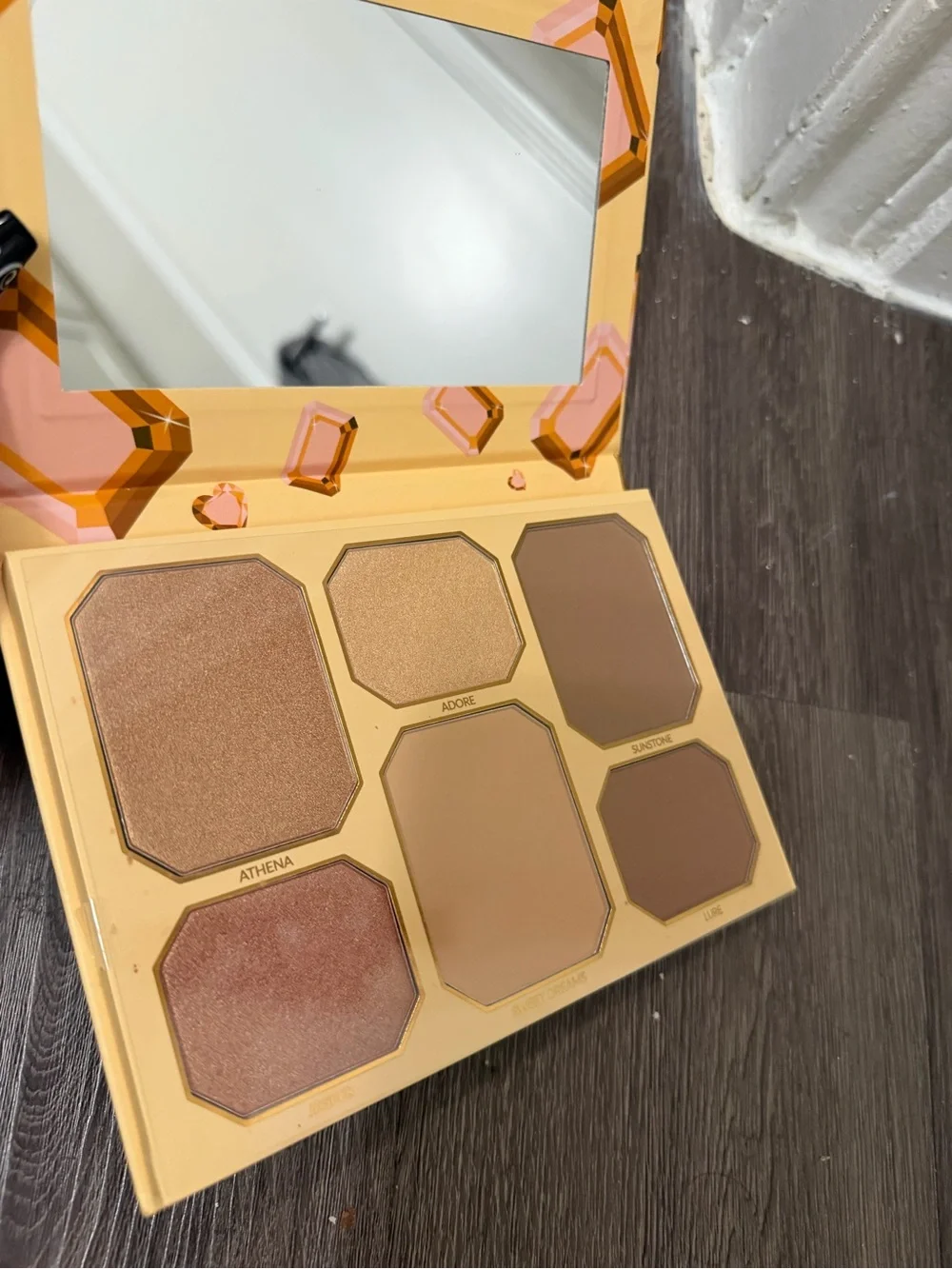Golden Fever: Contour, Bronzer & Highlighter Palette